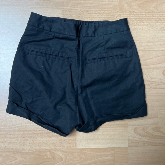 Aritzia Talula high waisted shorts - Picture 2 of 2